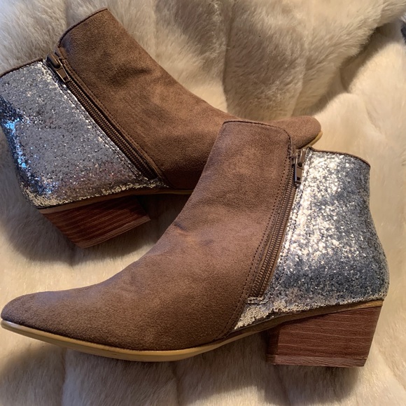 Kelso Dagger booties with sparkles - Picture 4 of 6